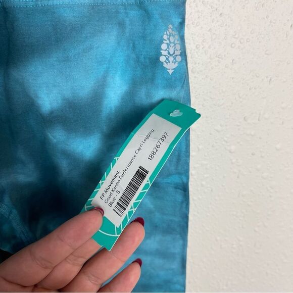 Free People Good Karma Performance Capri Legging Size XS/S - Picture 6 of 7